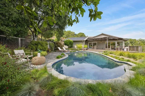 $1,995,000 | 125 Stuyvesant Drive, San Anselmo, CA 94960