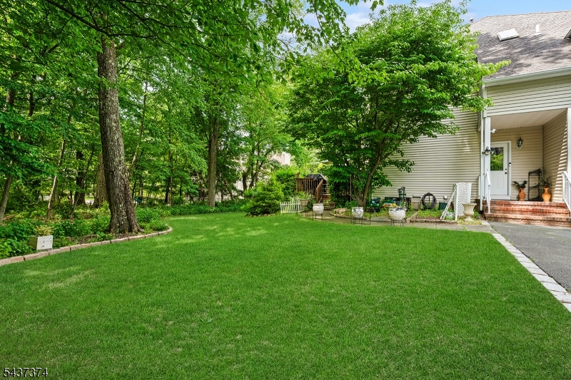 38 Canterbury Road Denville, NJ 07834 - Photo 30 of 36