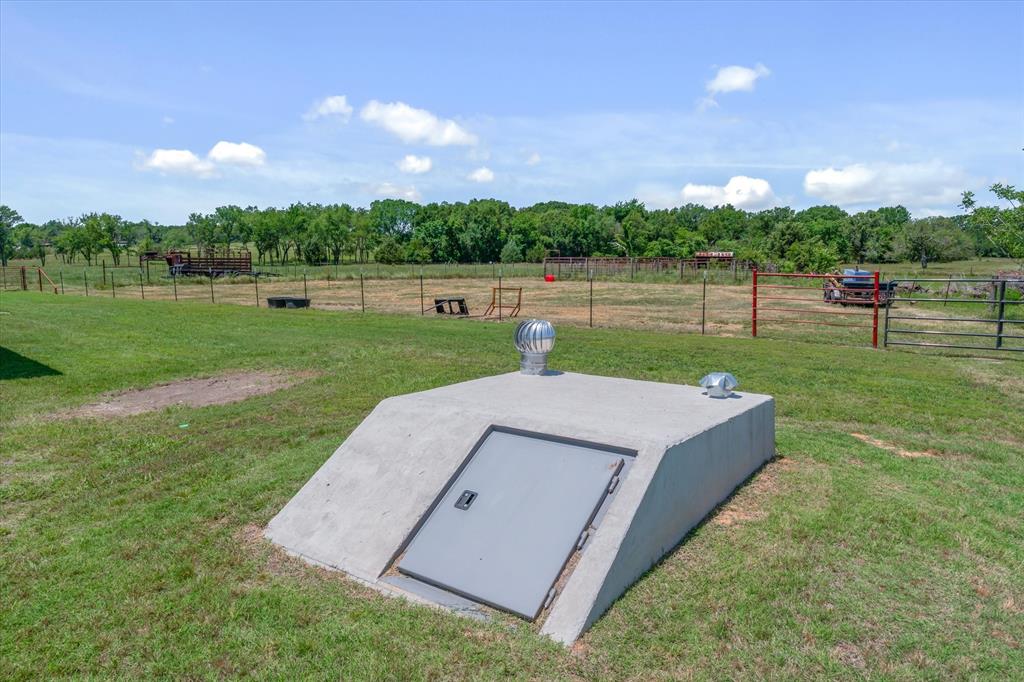 1026 VZ County Road Canton, TX 75103 - Photo 34 of 40 a view of a entertaining space and park