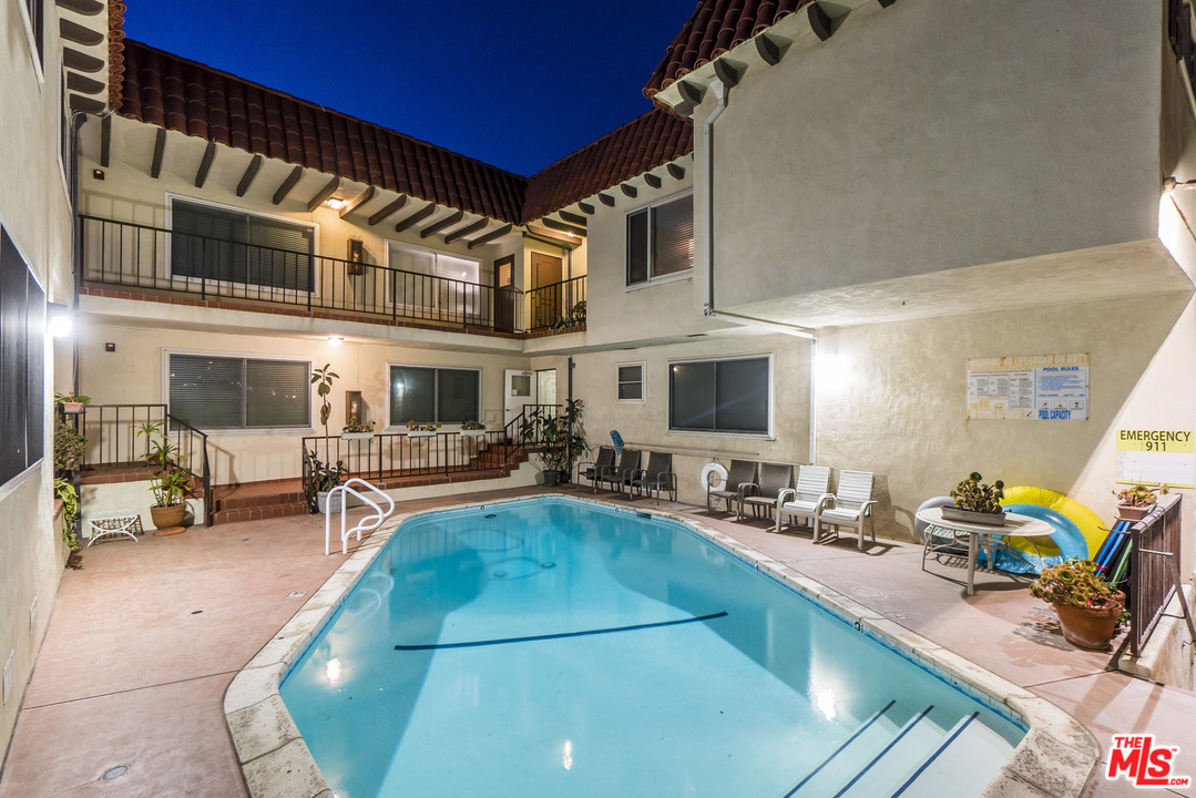 6615 Pacific Avenue Playa del Rey, CA 90293 - Photo 2 of 10