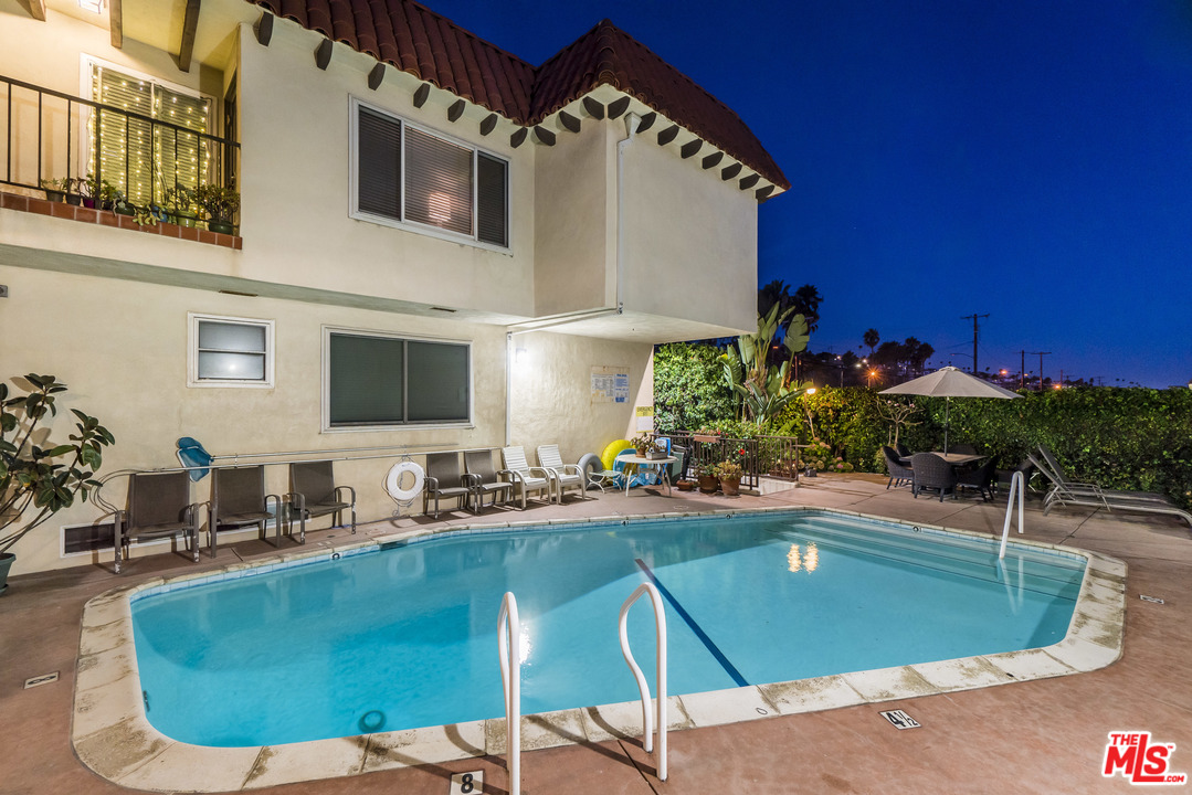 6615 Pacific Avenue Playa del Rey, CA 90293 - Photo 3 of 10