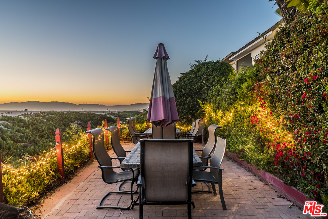 6615 Pacific Avenue Playa del Rey, CA 90293 - Photo 6 of 10