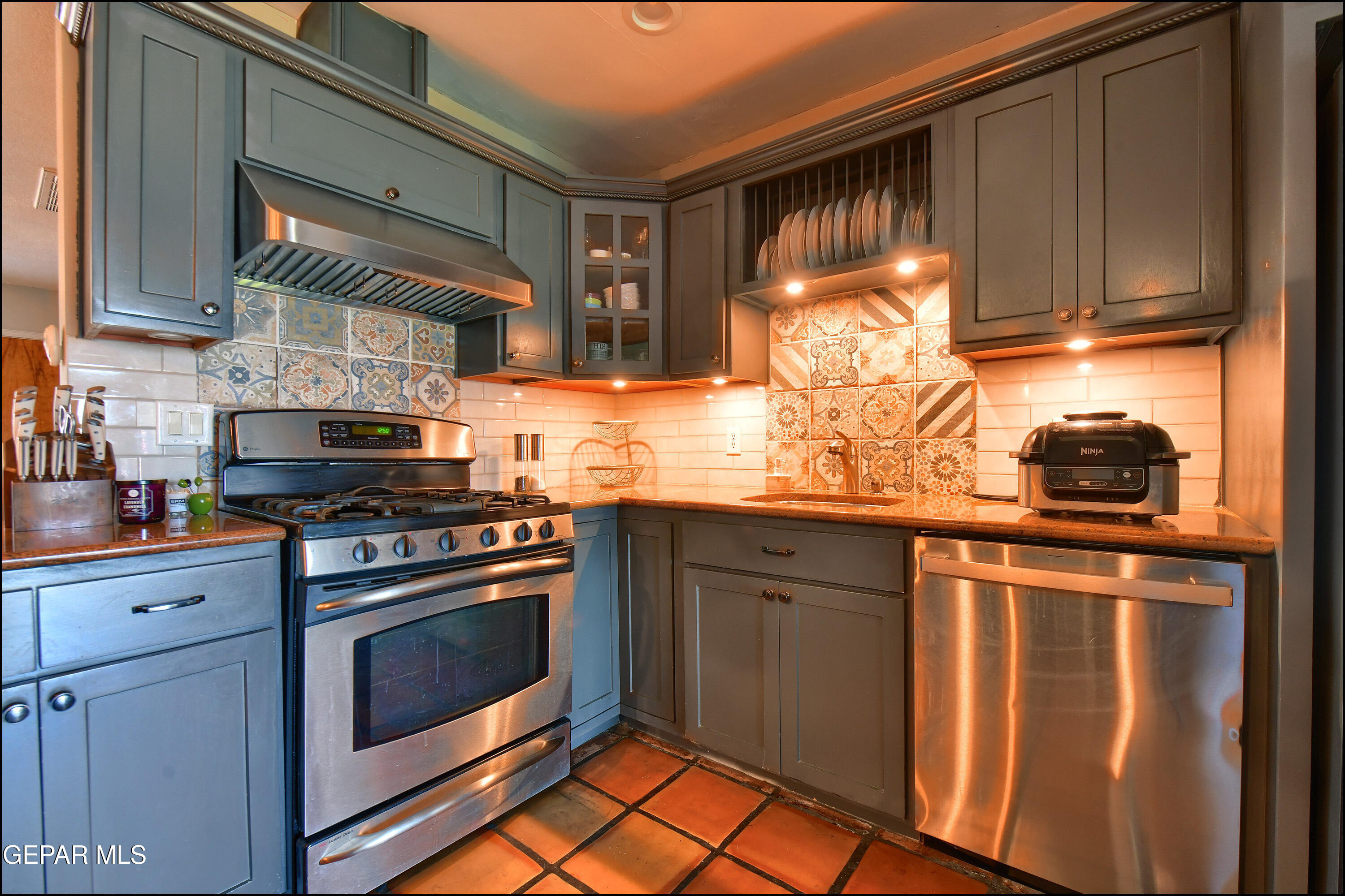 5316 Garry Owen Road El Paso, TX 79903 - Photo 17 of 38 17