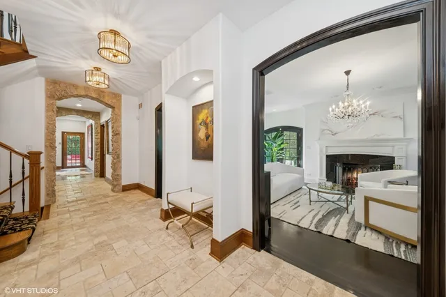 $2,100,000 | 580 Oak Street, Glen Ellyn, IL 60137