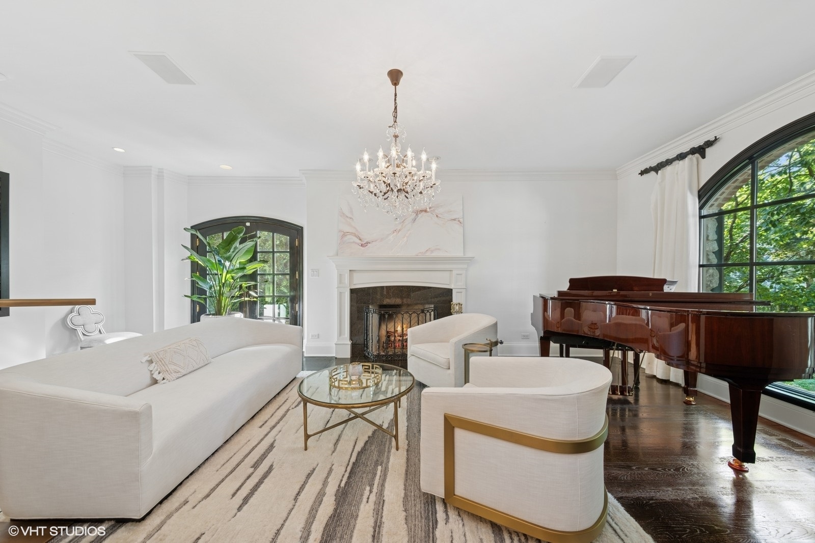 580 Oak Street Glen Ellyn, IL 60137 - Photo 16 of 93 a living room with furniture a fireplace and a large window