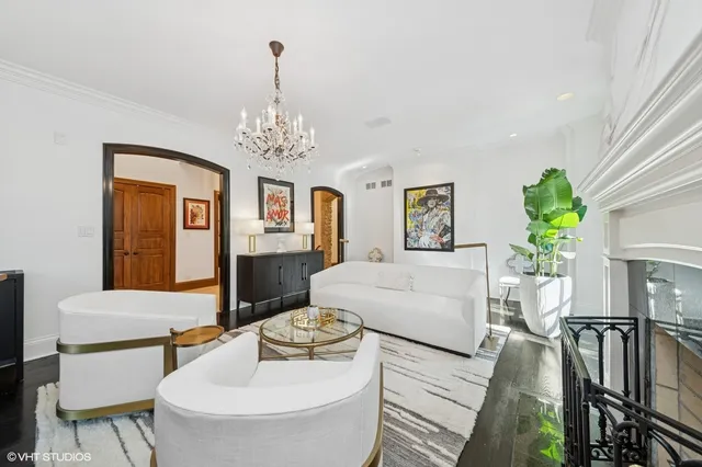 $2,100,000 | 580 Oak Street, Glen Ellyn, IL 60137