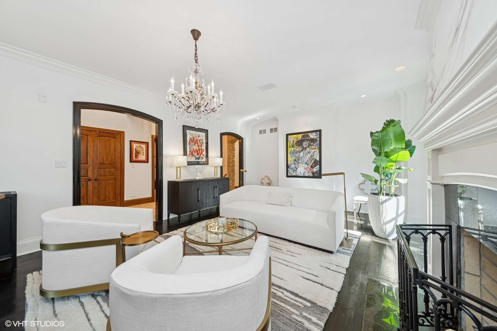 580 Oak Street Glen Ellyn, IL 60137 - Photo 17 of 93 a living room with furniture and a chandelier