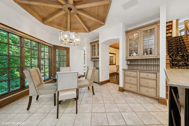 $2,100,000 | 580 Oak Street, Glen Ellyn, IL 60137