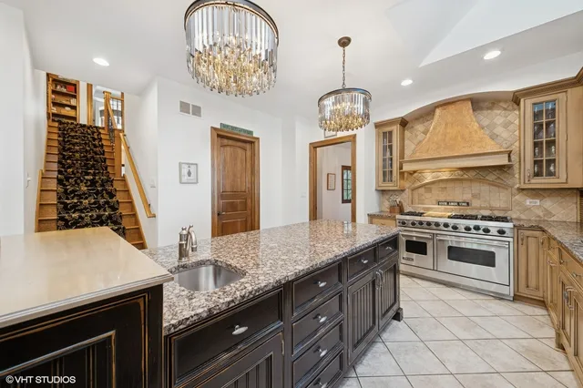 $2,100,000 | 580 Oak Street, Glen Ellyn, IL 60137