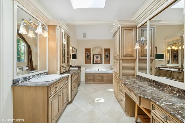 $2,100,000 | 580 Oak Street, Glen Ellyn, IL 60137