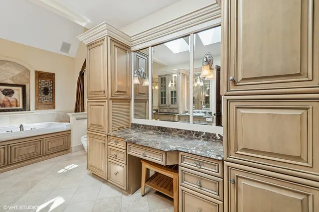 $2,100,000 | 580 Oak Street, Glen Ellyn, IL 60137