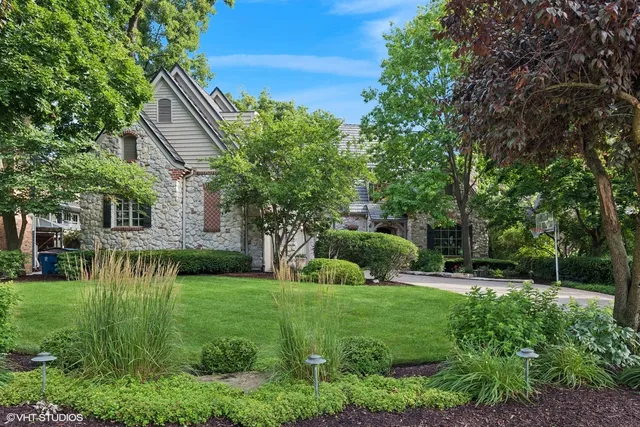 $2,100,000 | 580 Oak Street, Glen Ellyn, IL 60137