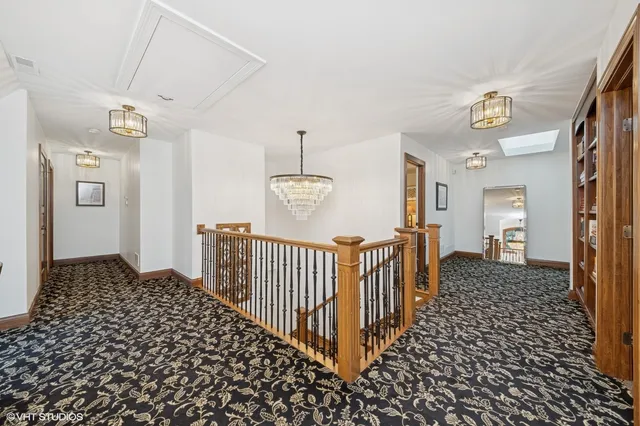 $2,100,000 | 580 Oak Street, Glen Ellyn, IL 60137