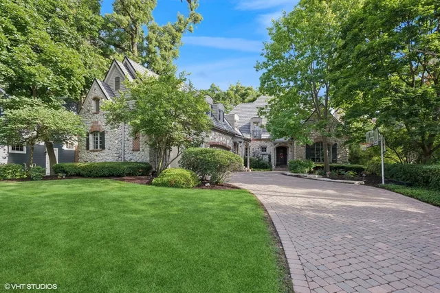 $2,100,000 | 580 Oak Street, Glen Ellyn, IL 60137
