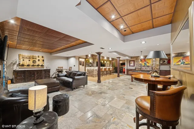 $2,100,000 | 580 Oak Street, Glen Ellyn, IL 60137