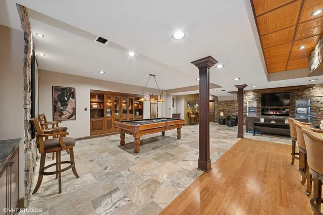 $2,100,000 | 580 Oak Street, Glen Ellyn, IL 60137