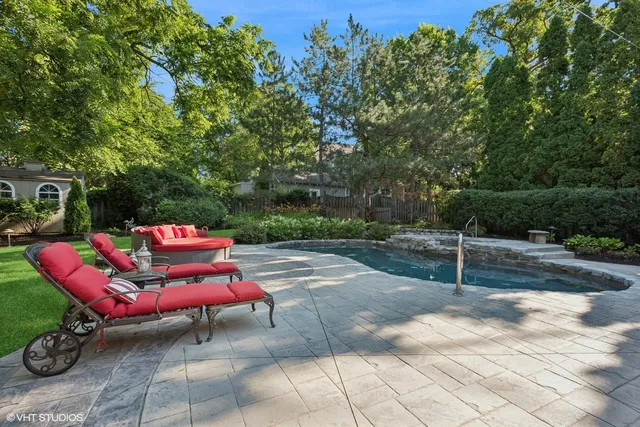 $2,100,000 | 580 Oak Street, Glen Ellyn, IL 60137