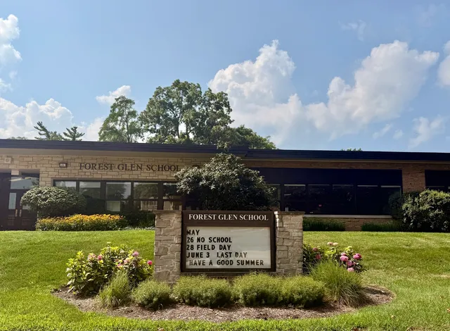 $2,100,000 | 580 Oak Street, Glen Ellyn, IL 60137