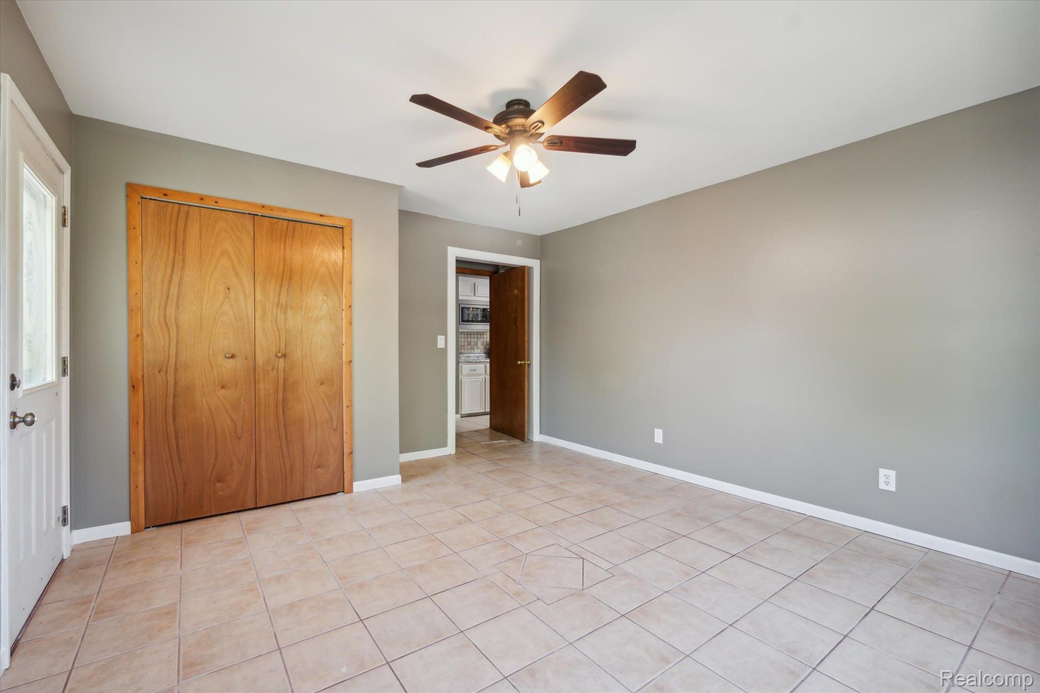 956 Hemingway Road Lake Orion, MI 48362 - Photo 48 of 70 Gallery Image 48