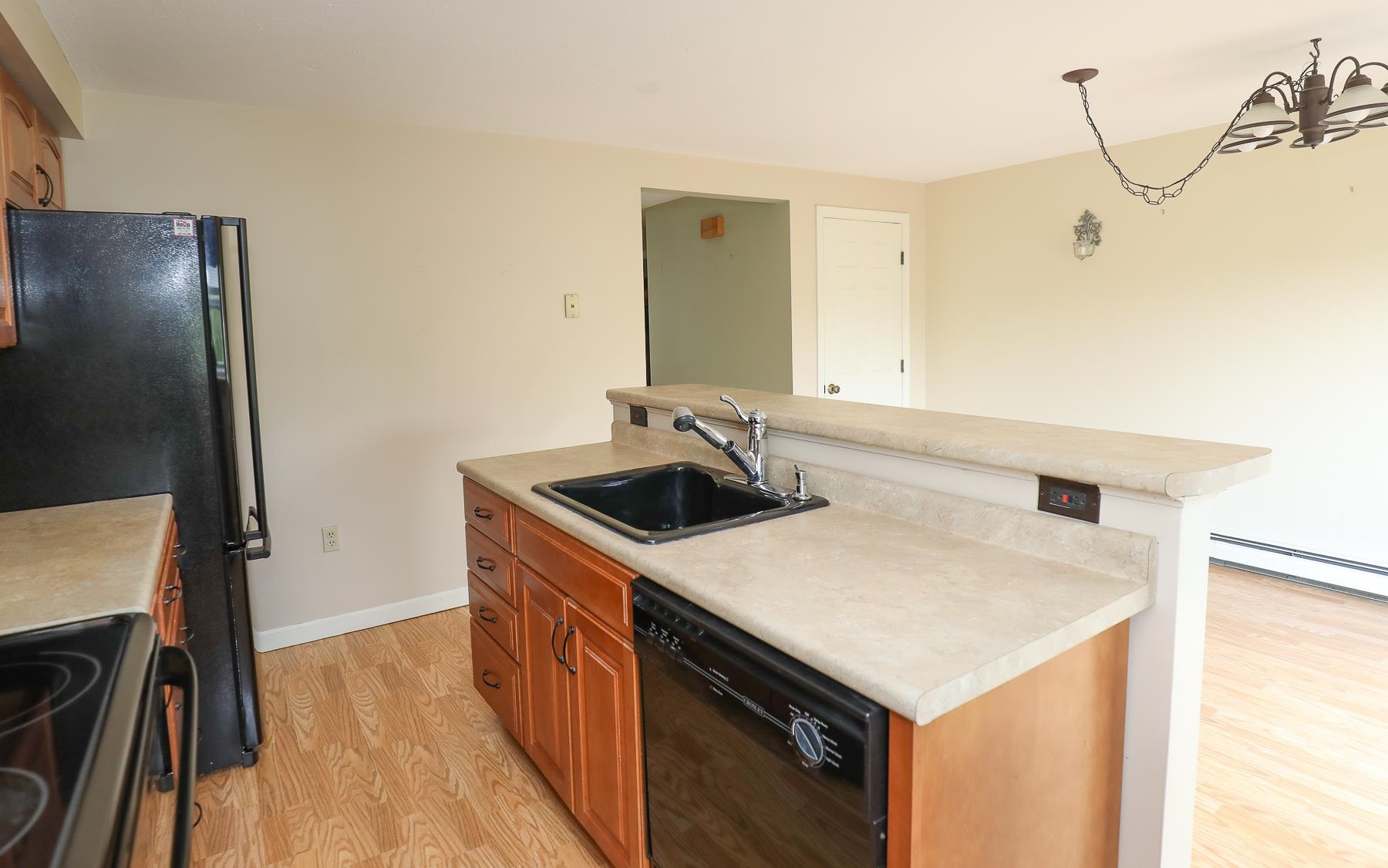 352 Circle Road, Unit K Manchester, NH 03103 - Photo 6 of 30