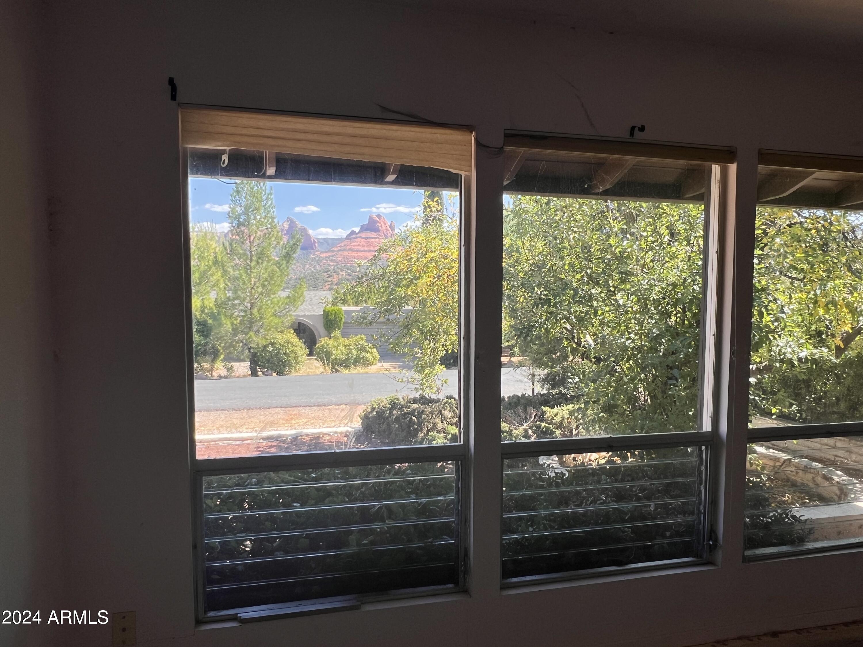 90 Tonto Road Sedona, AZ 86336 - Photo 19 of 21 East Bedroom View