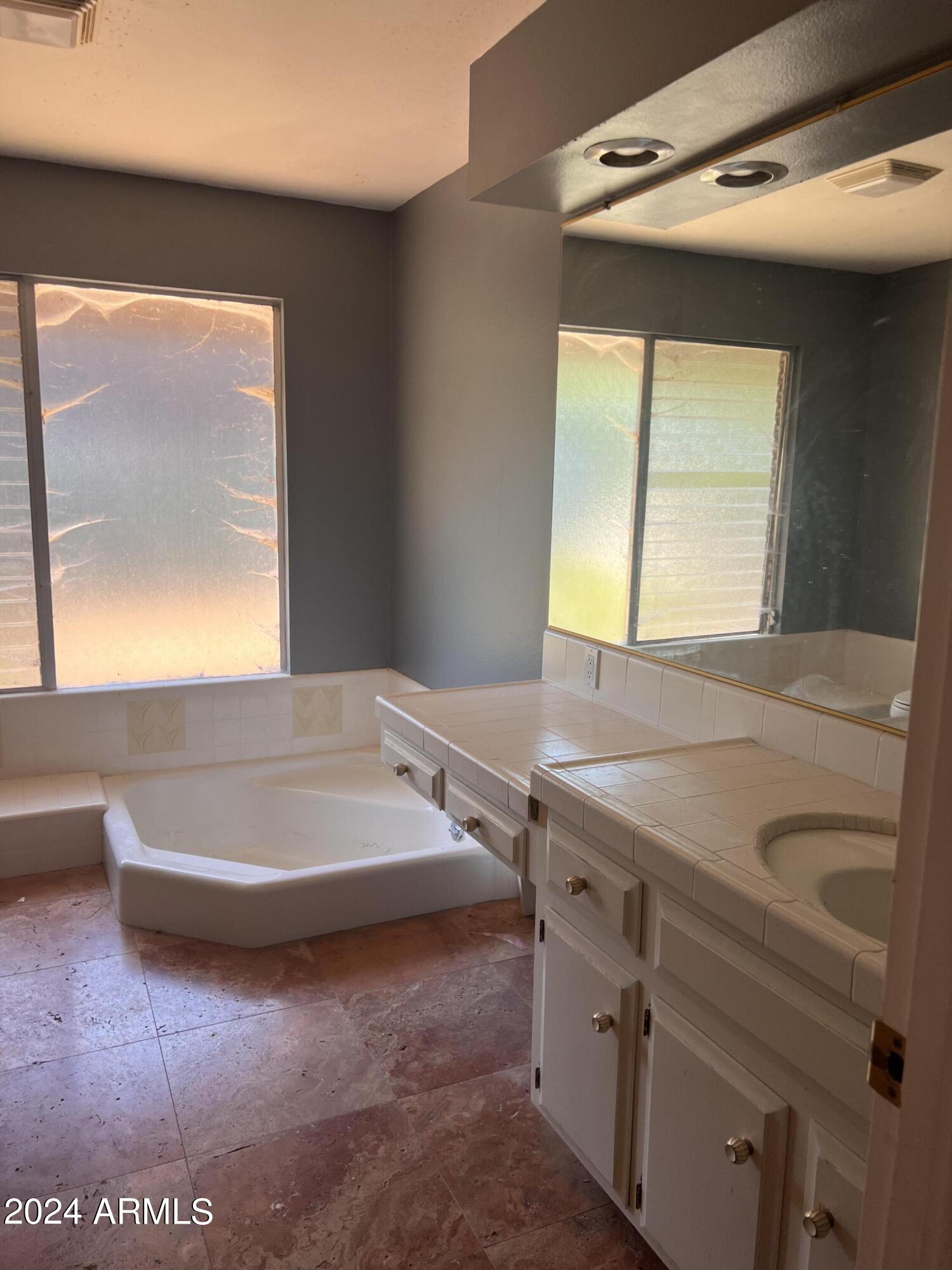 90 Tonto Road Sedona, AZ 86336 - Photo 21 of 21 Bath between 2 & 3 room