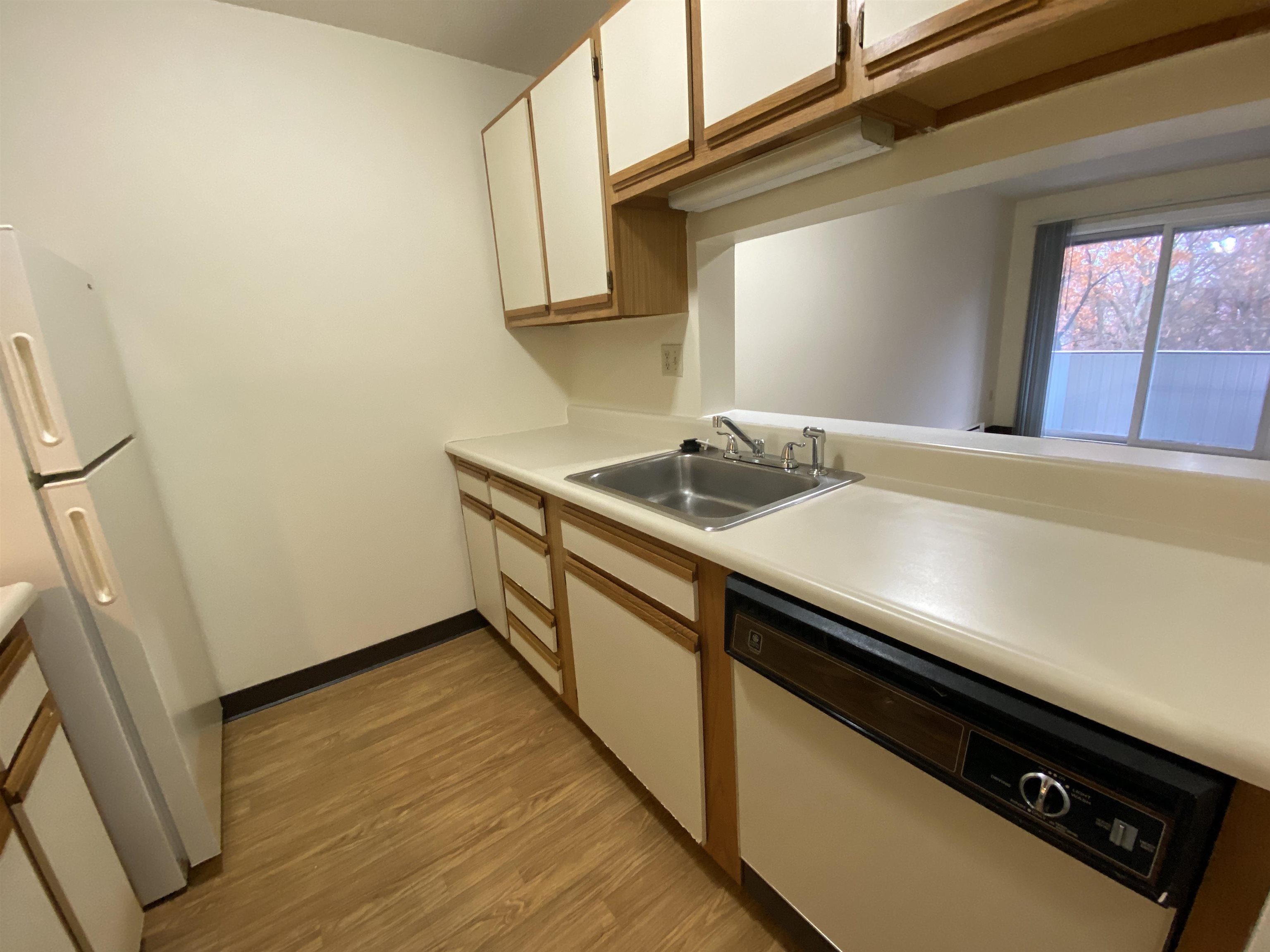 175 Eastern Avenue, Unit 103 Manchester, NH 03104 - Photo 7 of 37