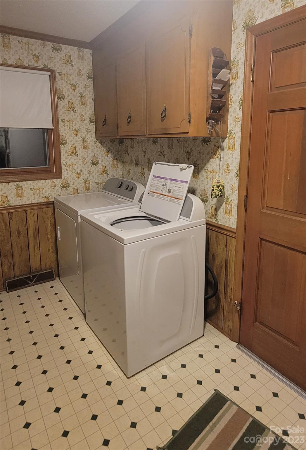 1366 Ridge Avenue Mount Pleasant, NC 28124 - Photo 11 of 28 a utility room with dryer and washer