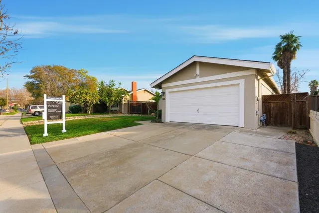 $1,050,000 | 318 Avenida Pinos, San Jose, CA 95123