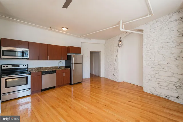 $1,554 | 4 Leverington Avenue, Unit 303, Philadelphia, PA 19127