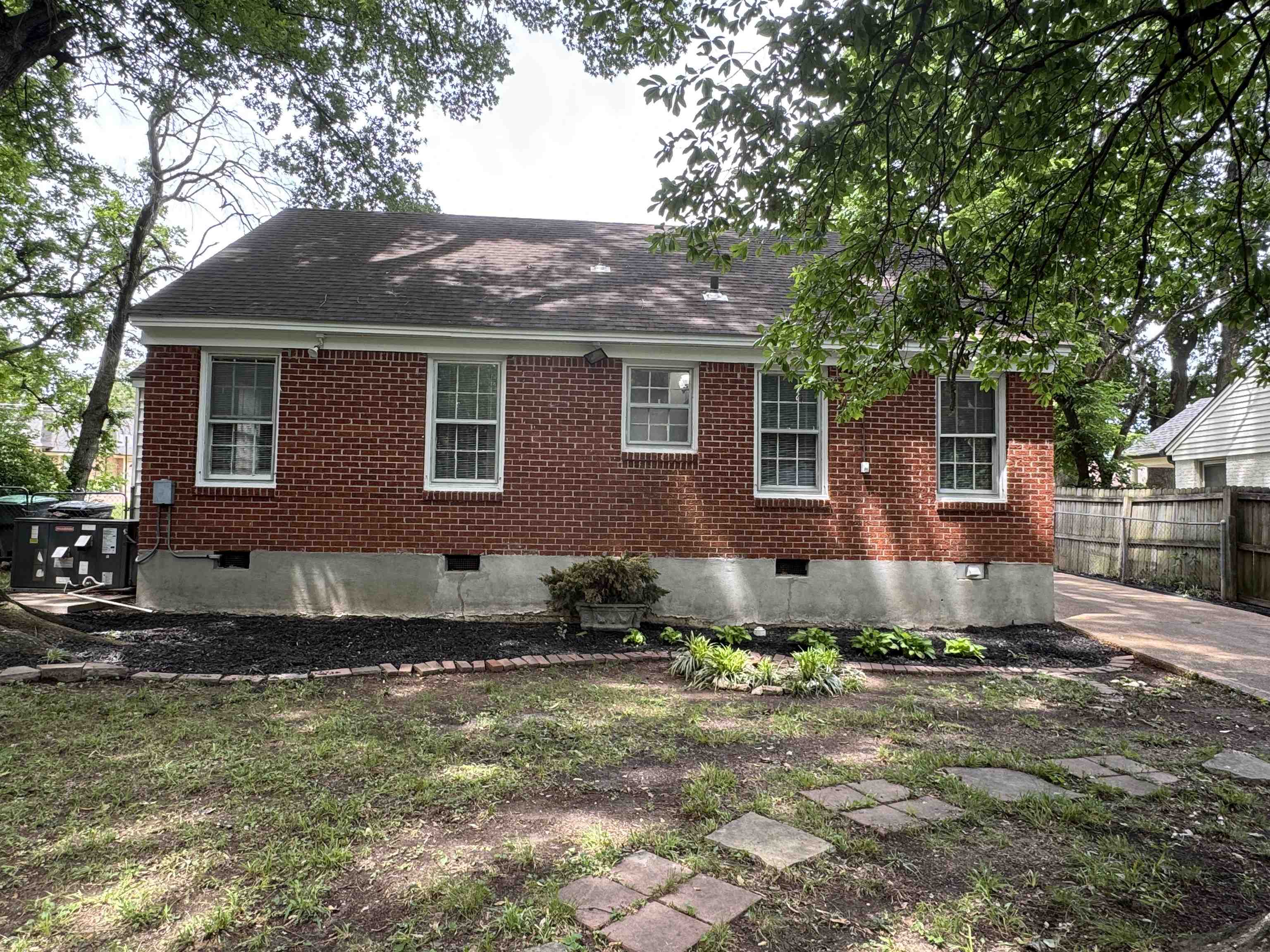 778 Vaughn Road Memphis, TN 38122 - Photo 6 of 40 Gallery Image 6