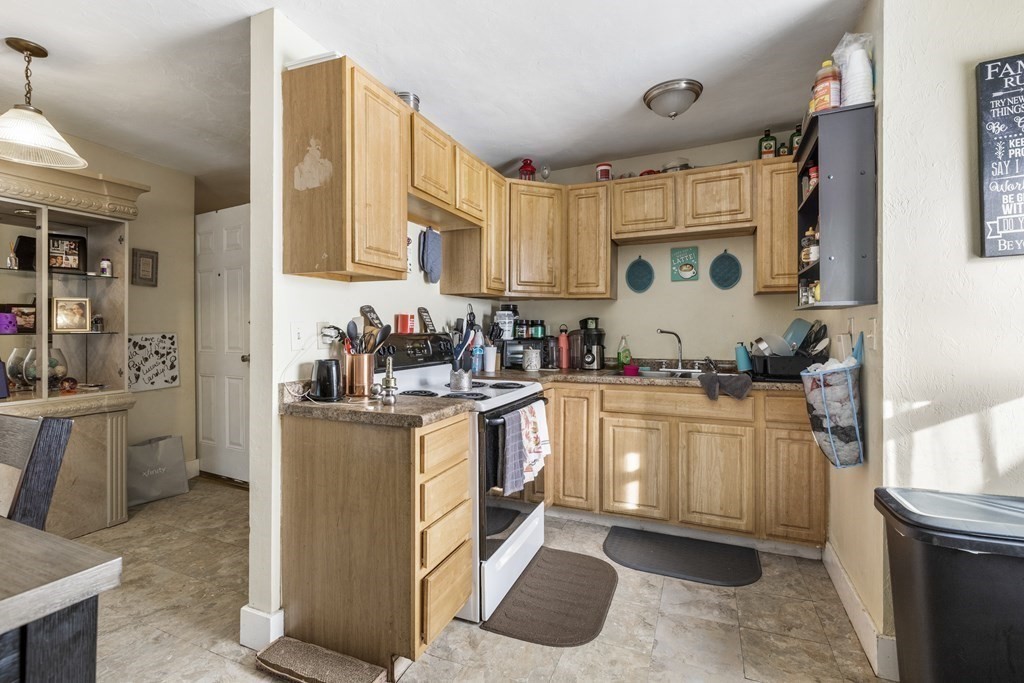 142 Fountain Street Fall River, MA 02721 - Photo 4 of 25