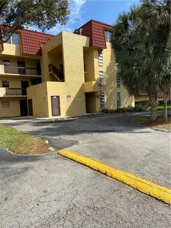 $230,000 | 3253 Foxcroft Road, Unit G212, Miramar, FL 33025