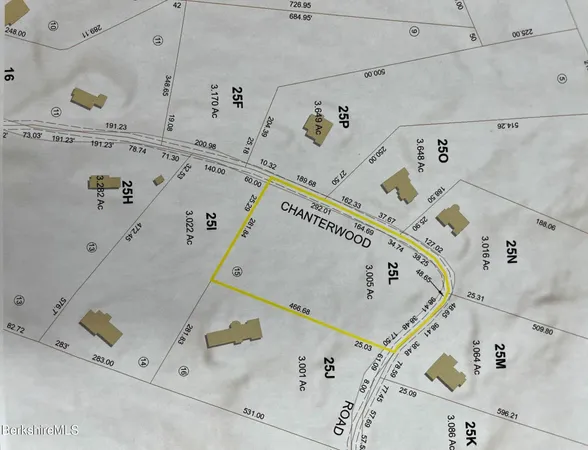 $150,000 | 230 Chanterwood Road, Lee, MA 01238