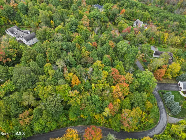 $150,000 | 230 Chanterwood Road, Lee, MA 01238