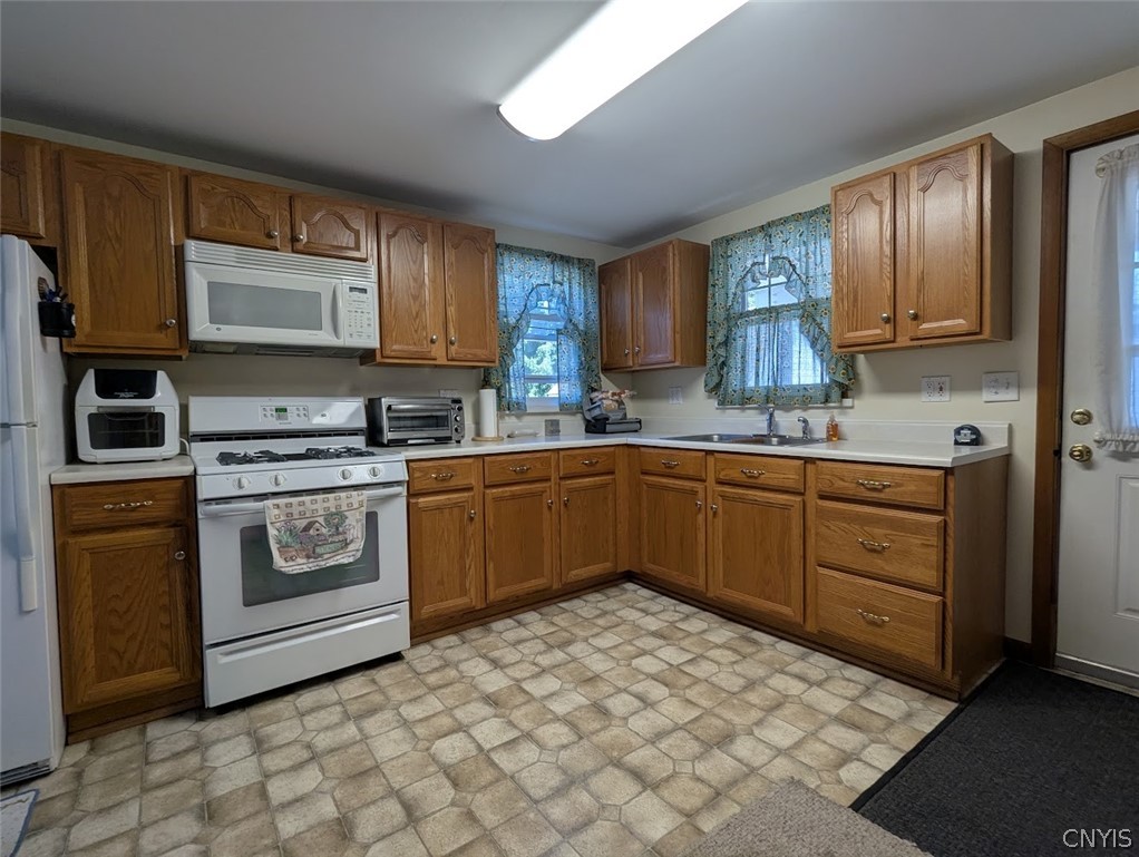 115 Furnace Avenue Oneida, NY 13421 - Photo 7 of 35 Gallery Image 7