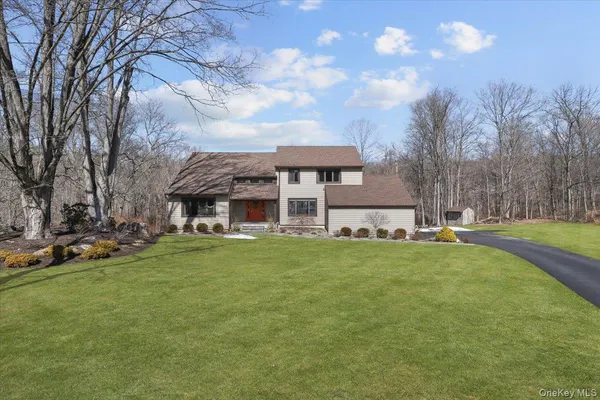 $1,395,000 | 9 Comanche Court, Katonah, NY 10536