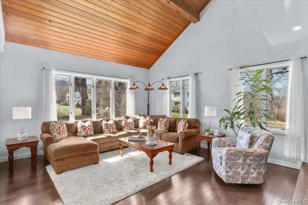 $1,395,000 | 9 Comanche Court, Katonah, NY 10536