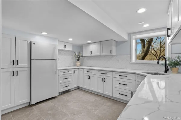 $1,395,000 | 9 Comanche Court, Katonah, NY 10536