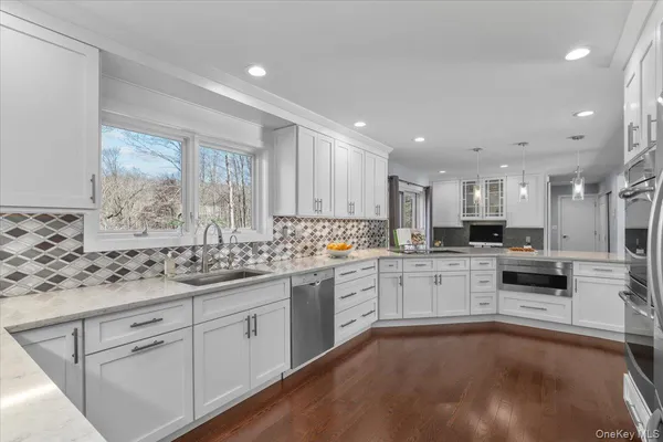 $1,395,000 | 9 Comanche Court, Katonah, NY 10536