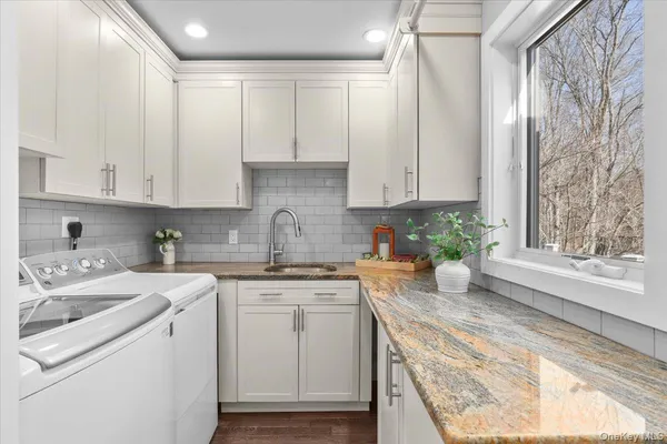 $1,395,000 | 9 Comanche Court, Katonah, NY 10536