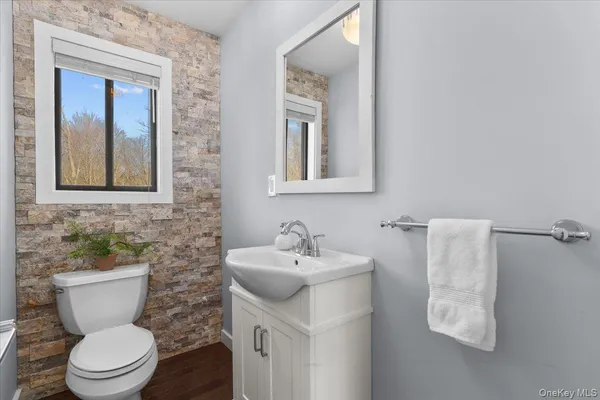 $1,395,000 | 9 Comanche Court, Katonah, NY 10536