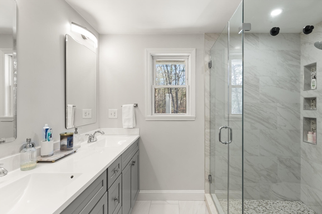 7 Manning Road Chelmsford, MA 01824 - Photo 11 of 31 Gallery Image 11