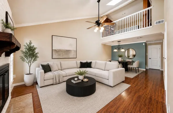 $154,900 | 13882 Hollowgreen Drive, Unit 810, Houston, TX 77082
