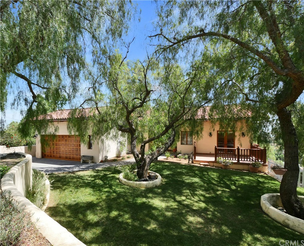 23740 Webb Road Chatsworth, CA 91311 - Photo 3 of 32