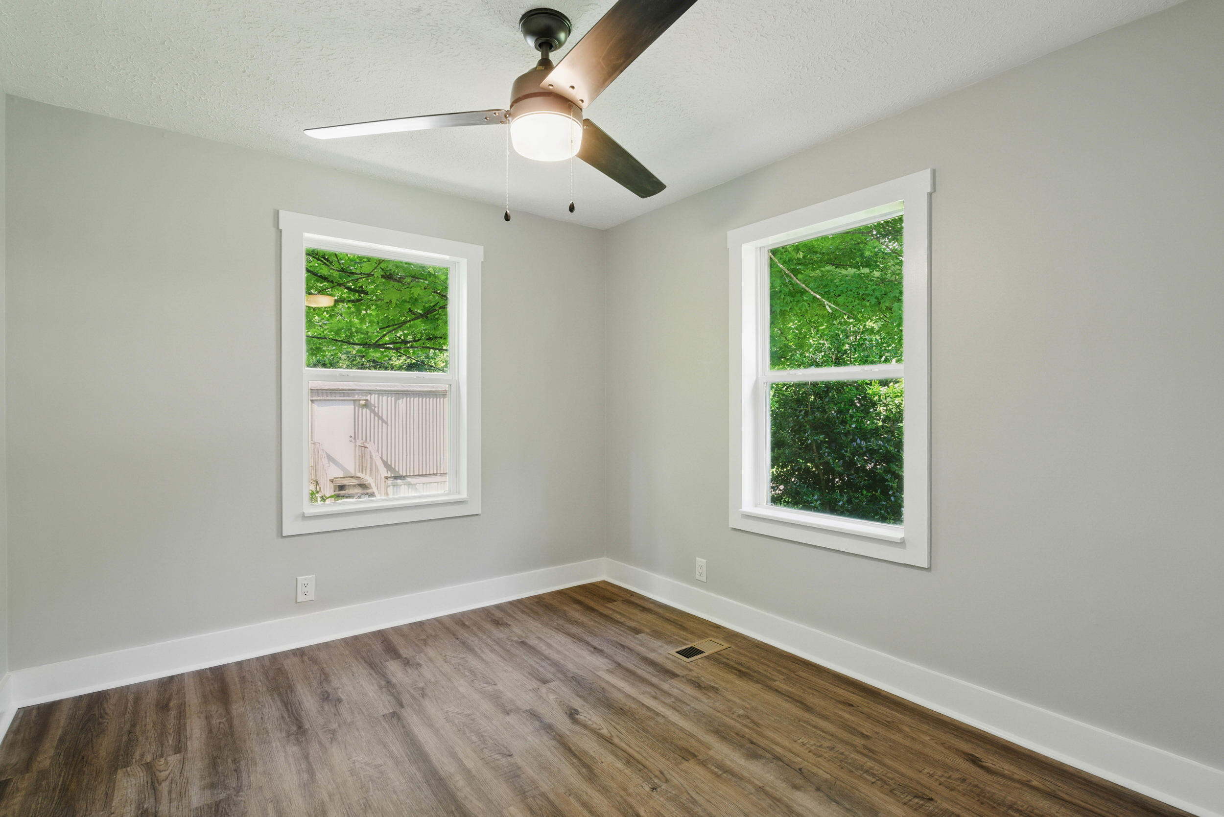 8427 Springfield Road Soddy Daisy, TN 37379 - Photo 16 of 30 15_8427 springfield rd-15