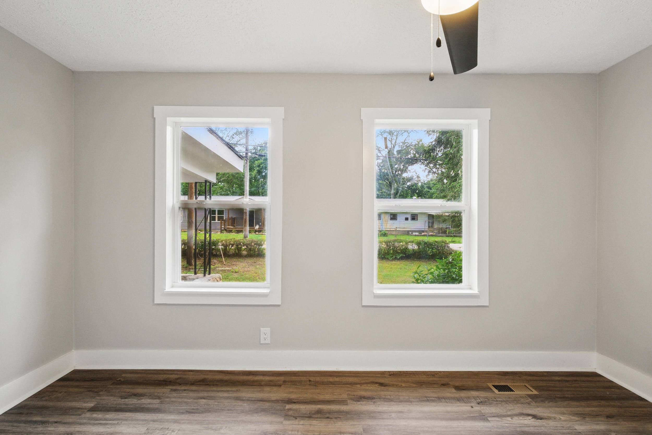 8427 Springfield Road Soddy Daisy, TN 37379 - Photo 17 of 30 10_8427 springfield rd-10
