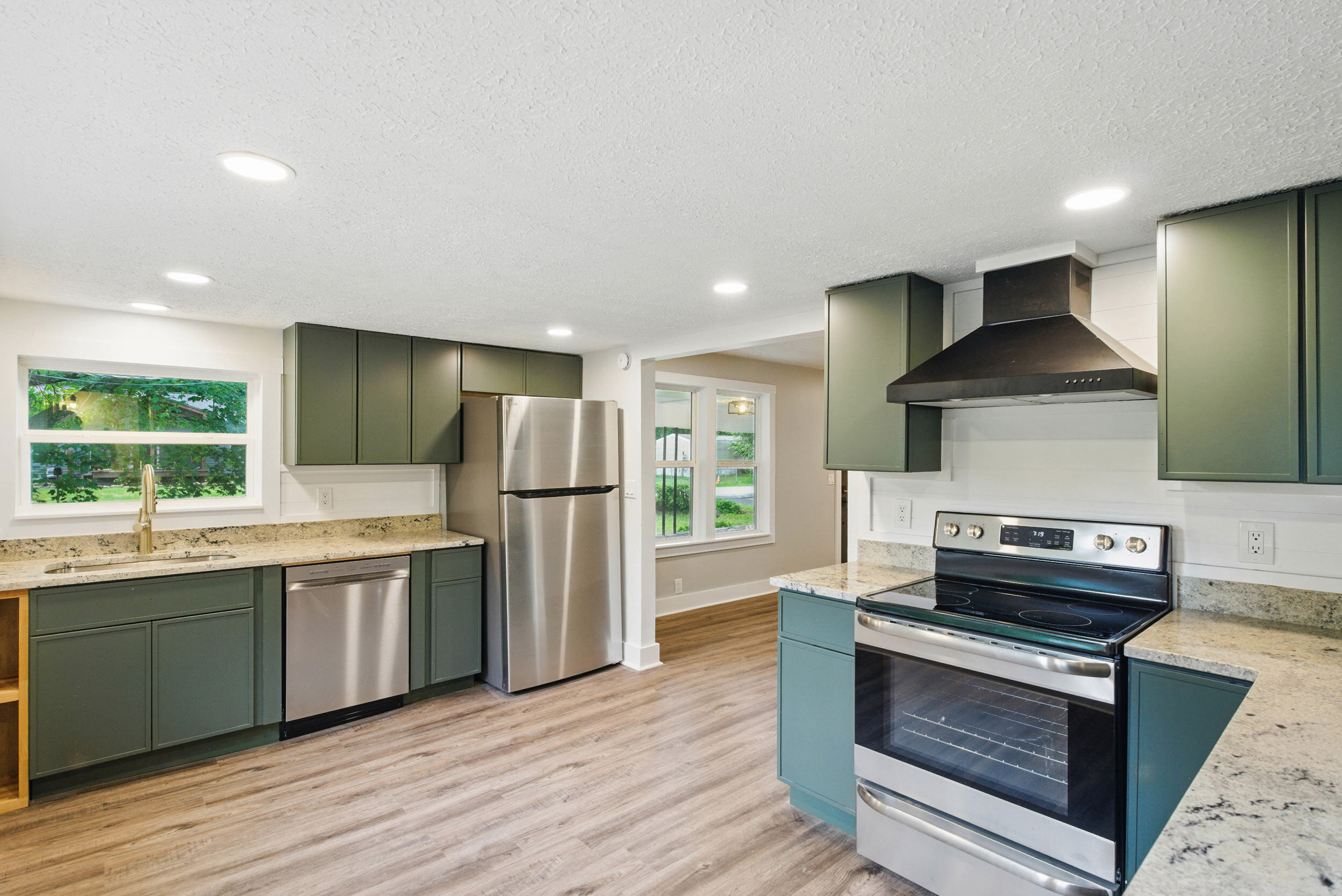 8427 Springfield Road Soddy Daisy, TN 37379 - Photo 8 of 30 5_8427 springfield rd-5