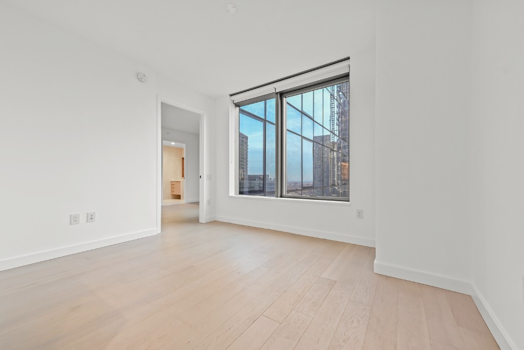 3 Court Square, Unit 2805 Queens, NY 11101 - Photo 13 of 21 Photo 14