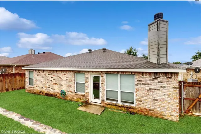 $2,550 | 628 Bent Oak Drive, Fort Worth, TX 76131